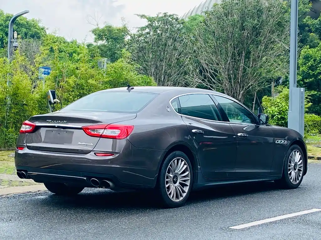 Maserati Quattroporte — миниатюра 5