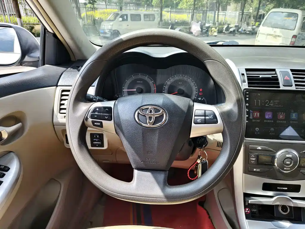 Toyota Corolla — миниатюра 12