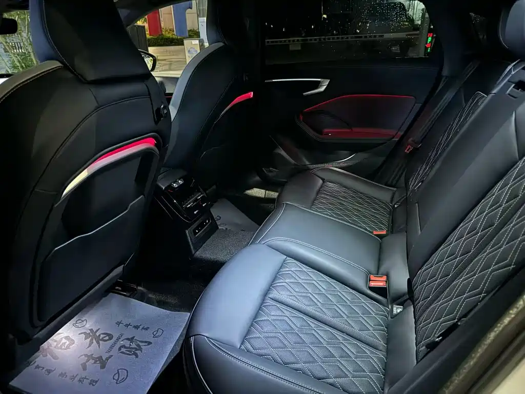 Audi A5L — миниатюра 5