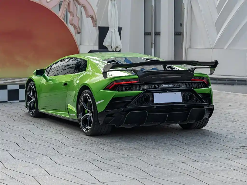 LAMBORGHINI HURACÁN