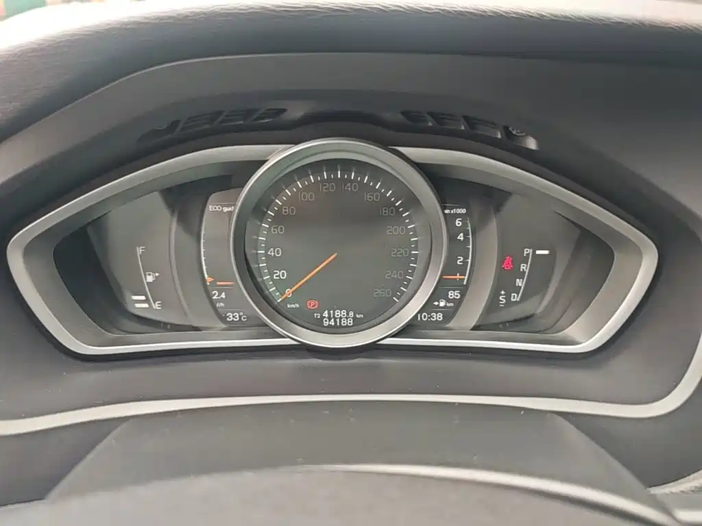 Volvo V40 — миниатюра 12