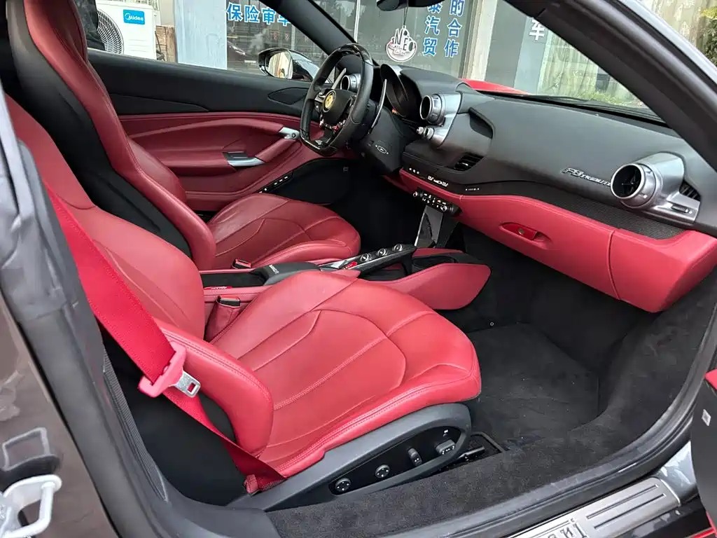 Ferrari F8 — миниатюра 9