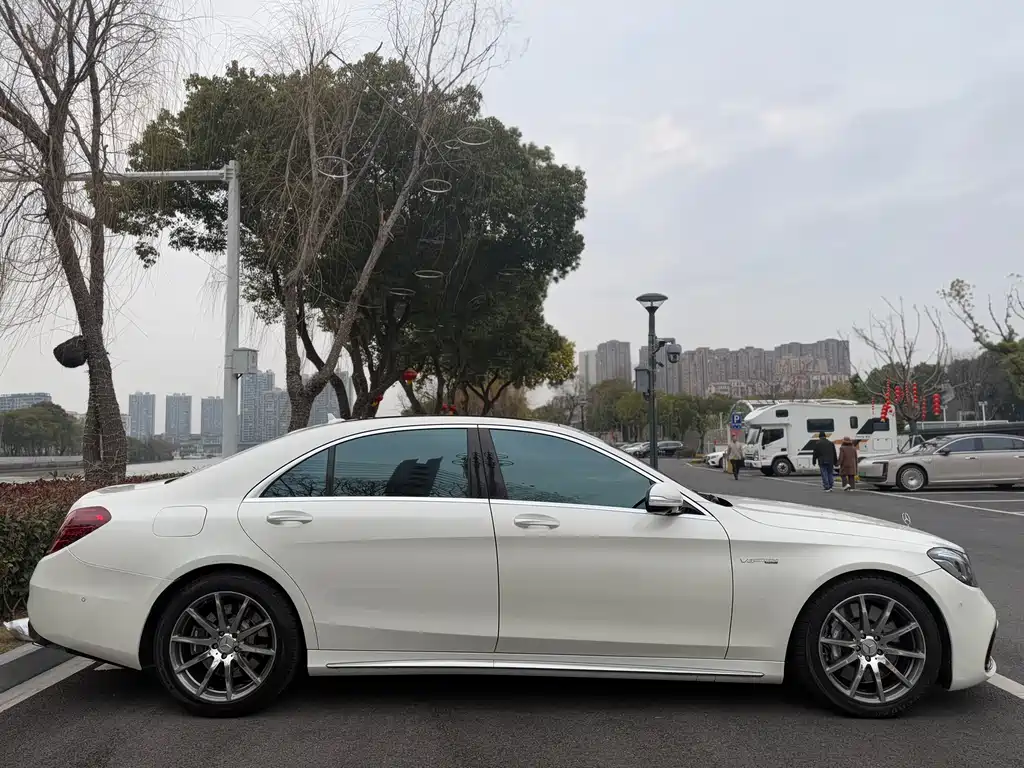 MERCEDES-BENZ S CLASS AMG