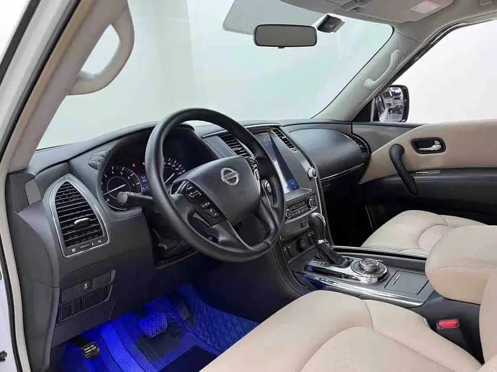 Nissan Patrol — миниатюра 10