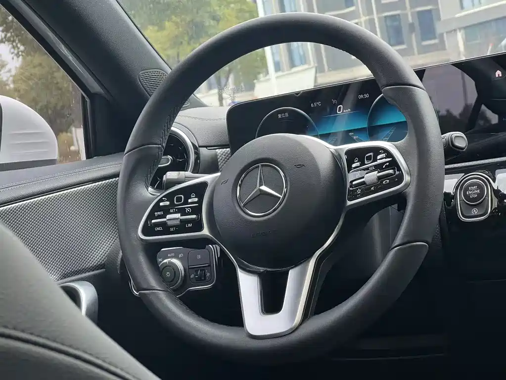 MERCEDES-BENZ A CLASS