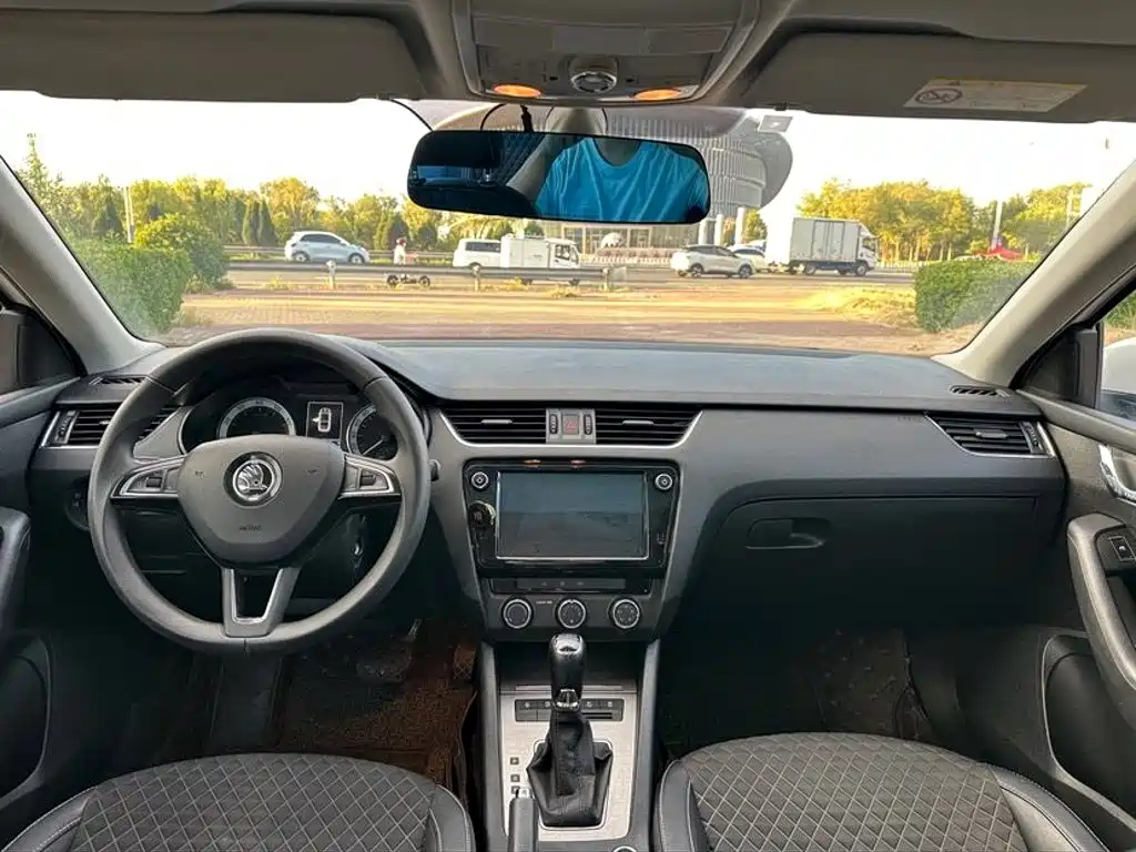 Skoda Octavia — миниатюра 9