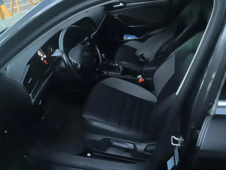Volkswagen Sagitar — миниатюра 9