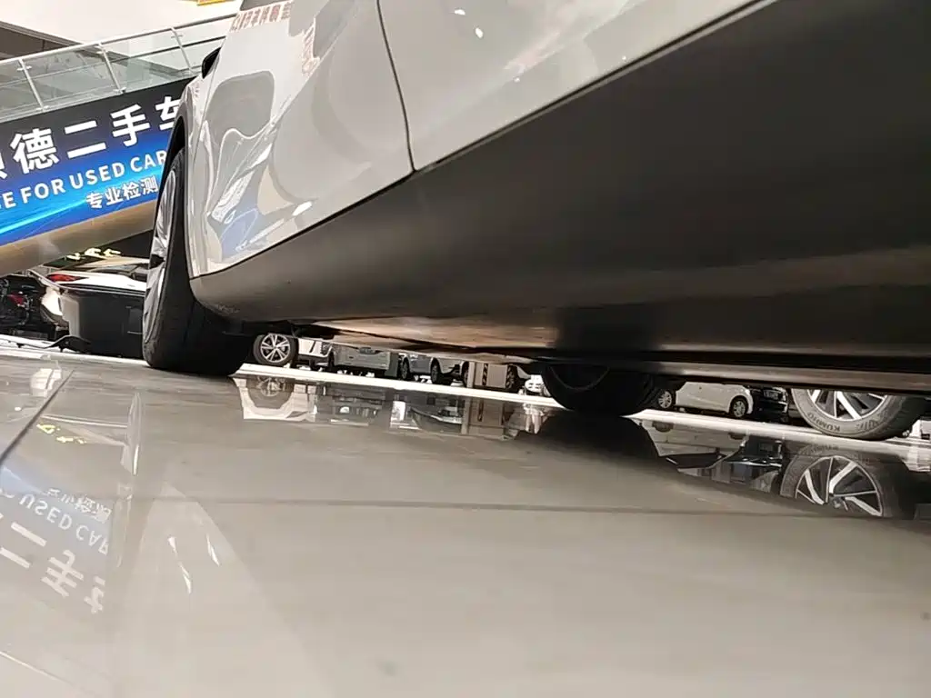 Tesla Model Y — миниатюра 22