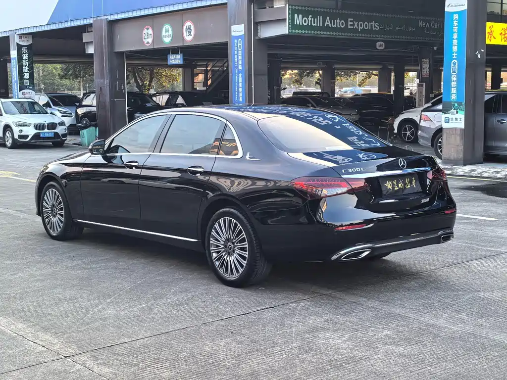 Mercedes-Benz E-Class — миниатюра 13