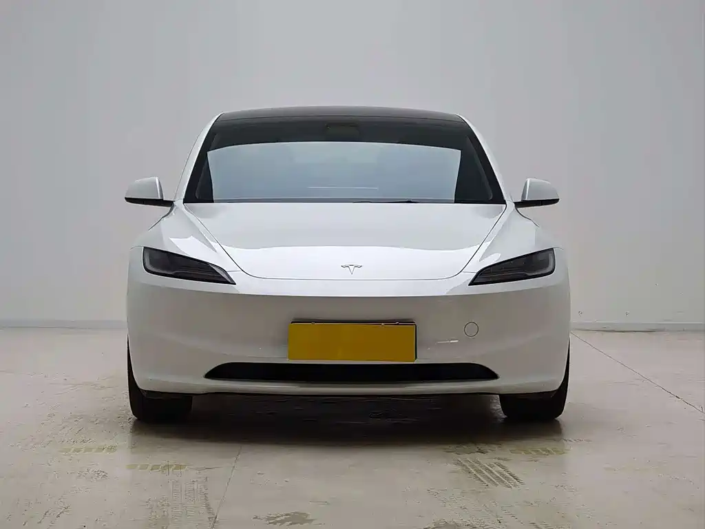 Tesla Model 3 — миниатюра 2