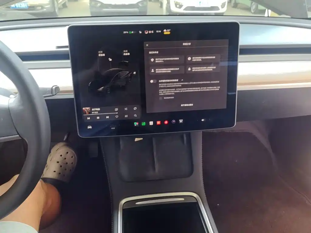 Tesla Model 3 — миниатюра 13