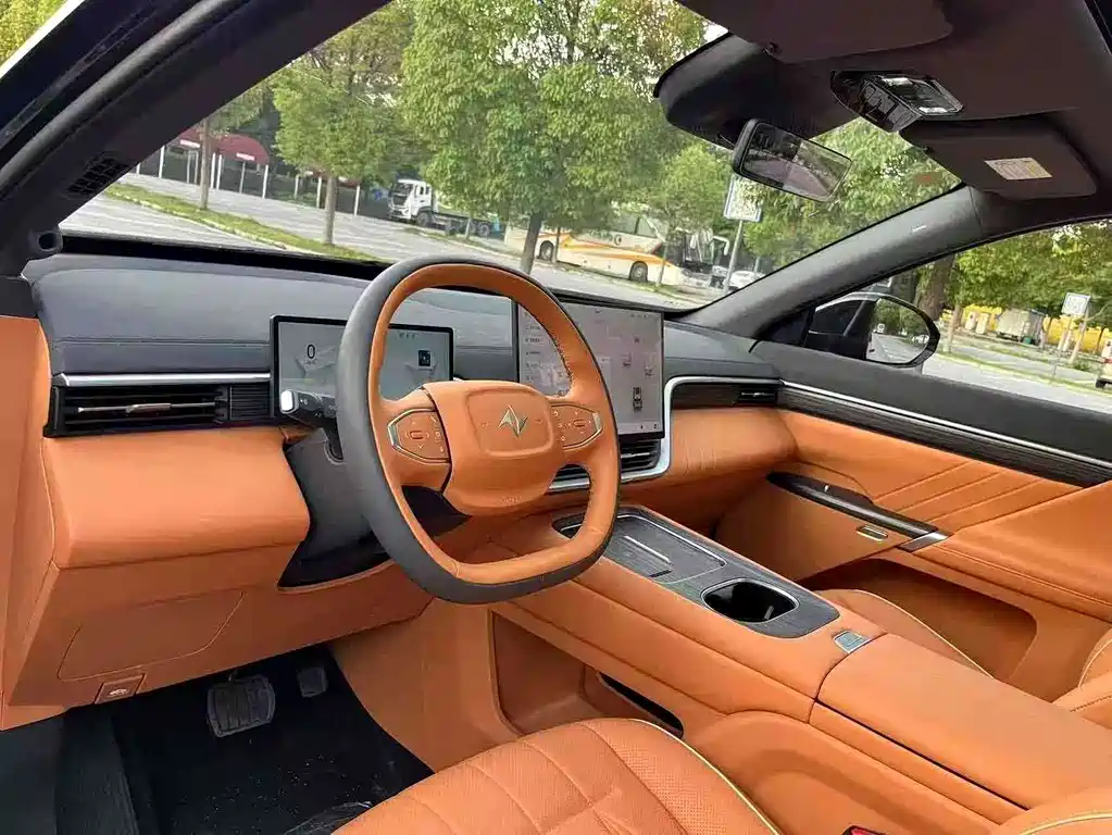 Dongfeng eπ008 2024 636Max Electric 6 мест