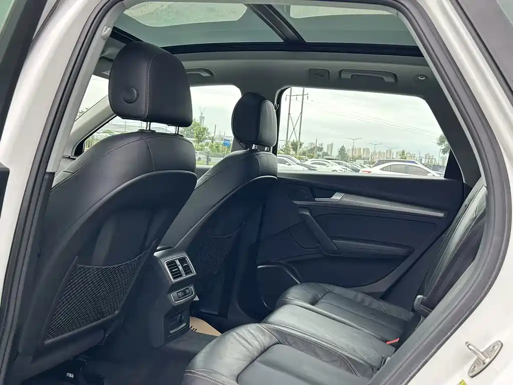 Audi Q5L — миниатюра 5