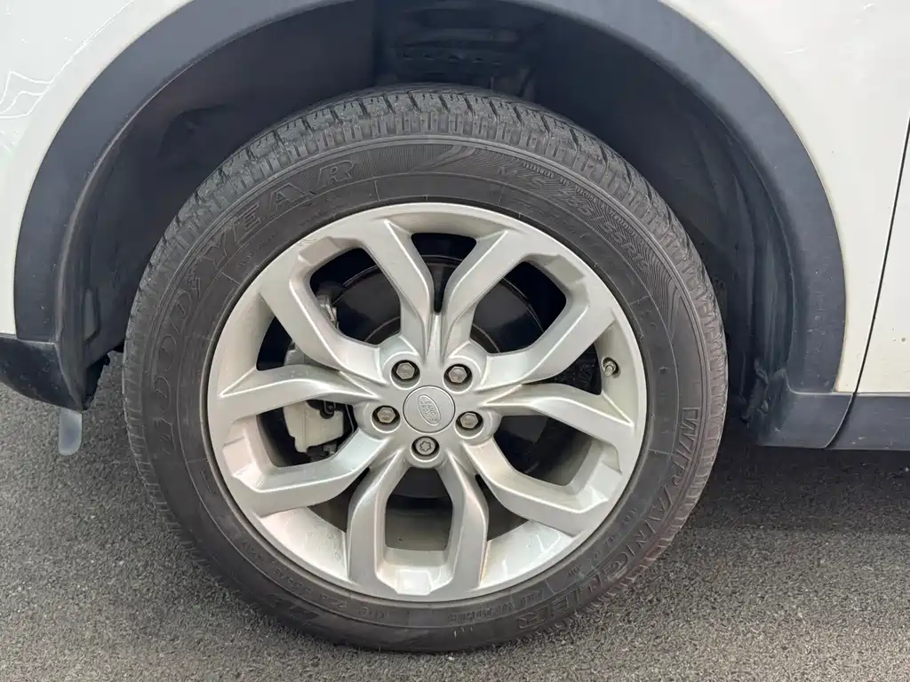 Land Rover Discovery Sport — миниатюра 17