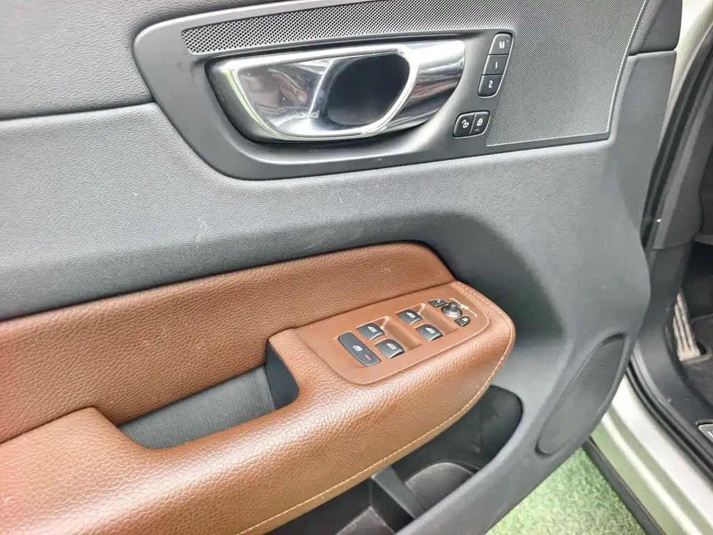 Volvo XC60 — миниатюра 7
