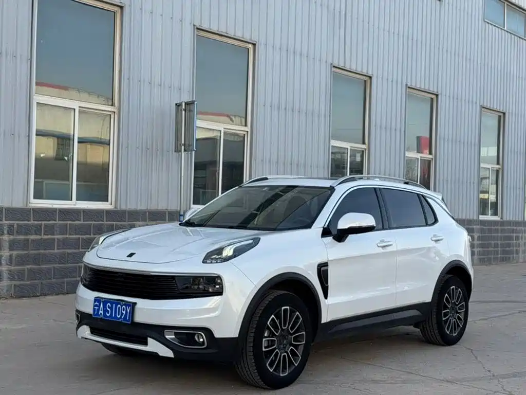 Lynk & Co 01