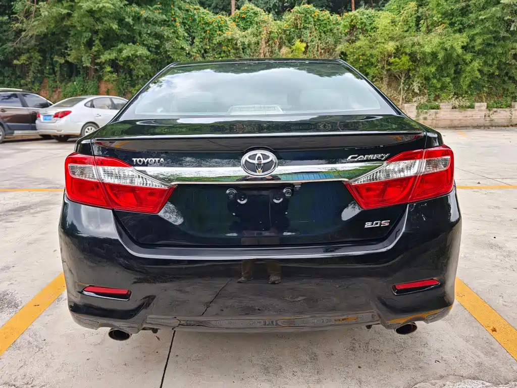 Toyota Camry — миниатюра 6