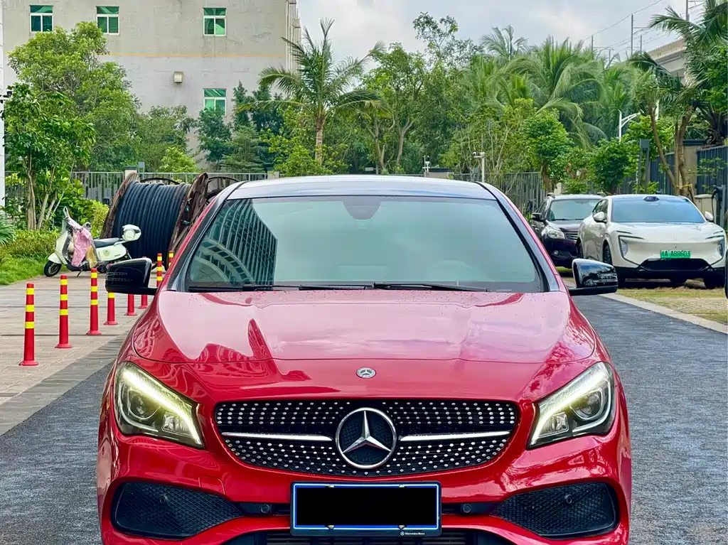 MERCEDES-BENZ CLA