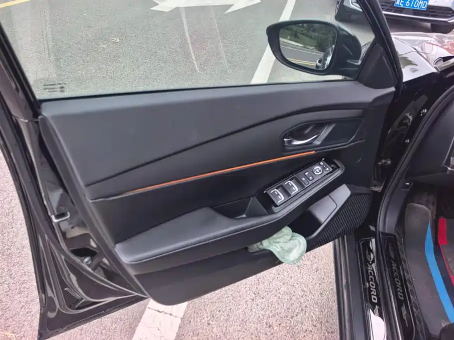 Honda Accord — миниатюра 7