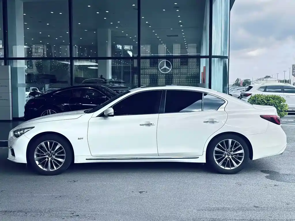 Infiniti Q50L — миниатюра 3