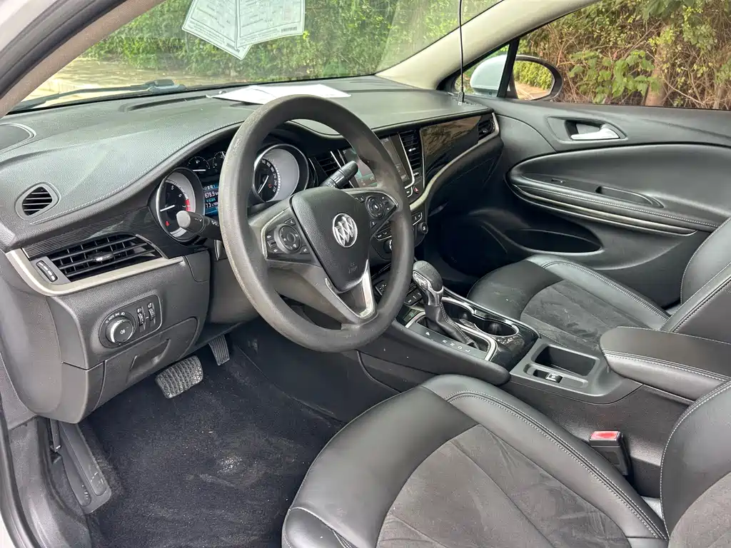 Buick Verano — миниатюра 10