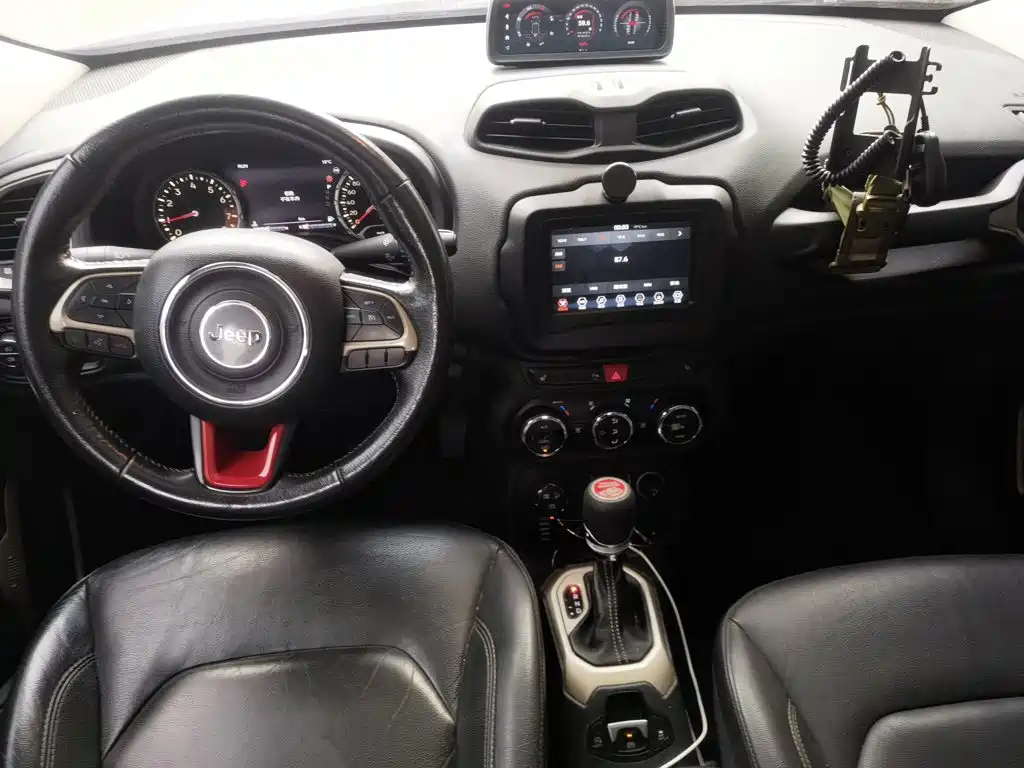 Jeep Renegade — миниатюра 5