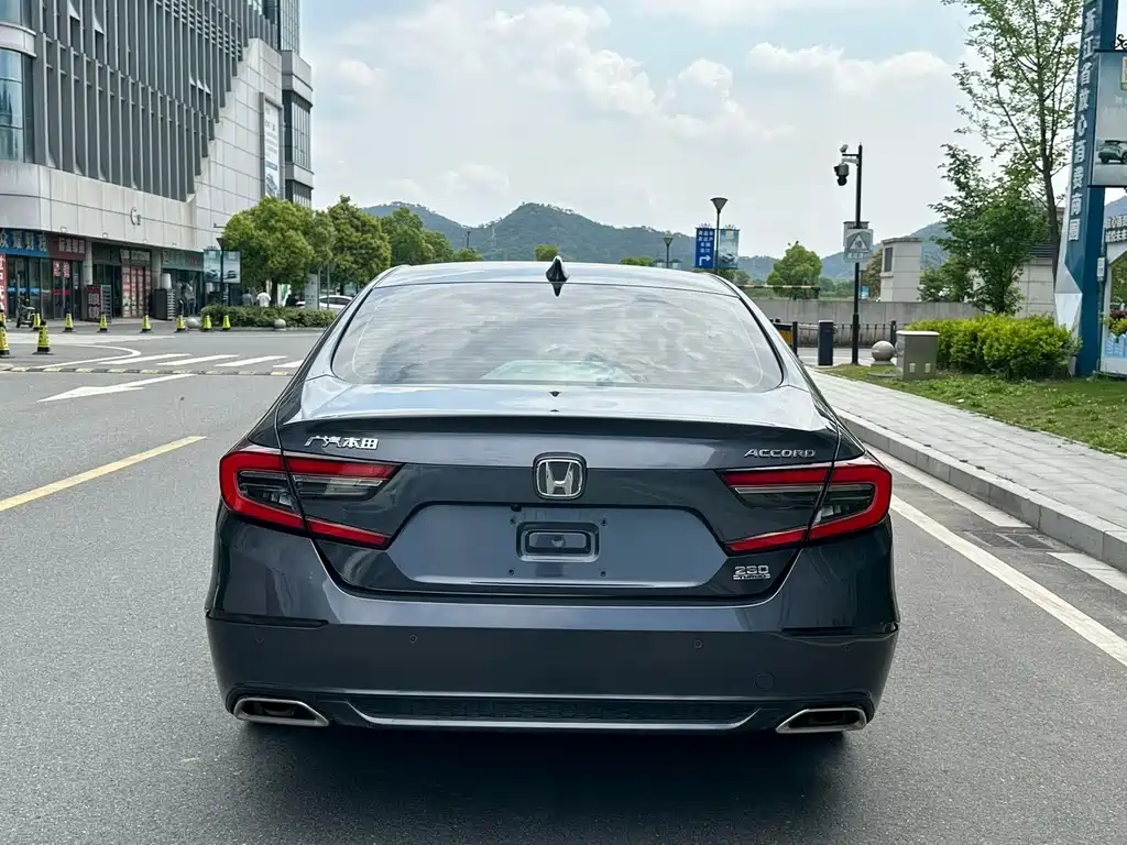 Honda Accord — миниатюра 7
