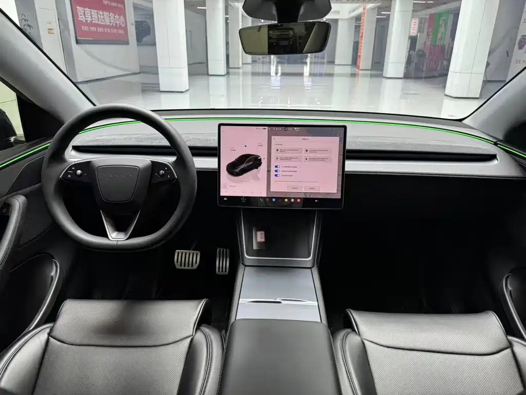 Tesla Model Y — миниатюра 14