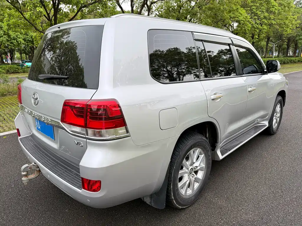 Toyota Land Cruiser — миниатюра 4