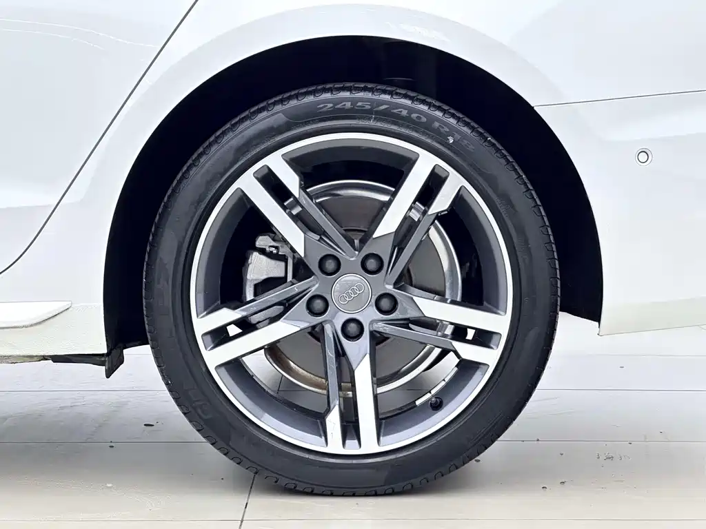 Audi A4L — миниатюра 14