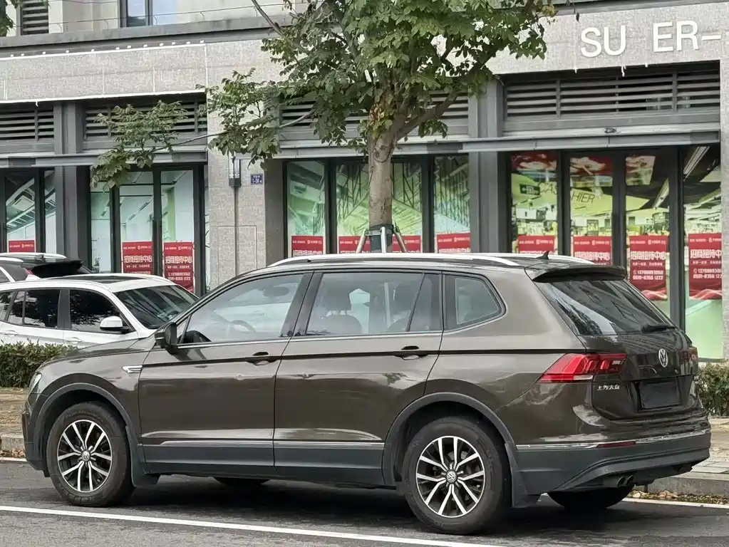 Volkswagen Tiguan L — миниатюра 4