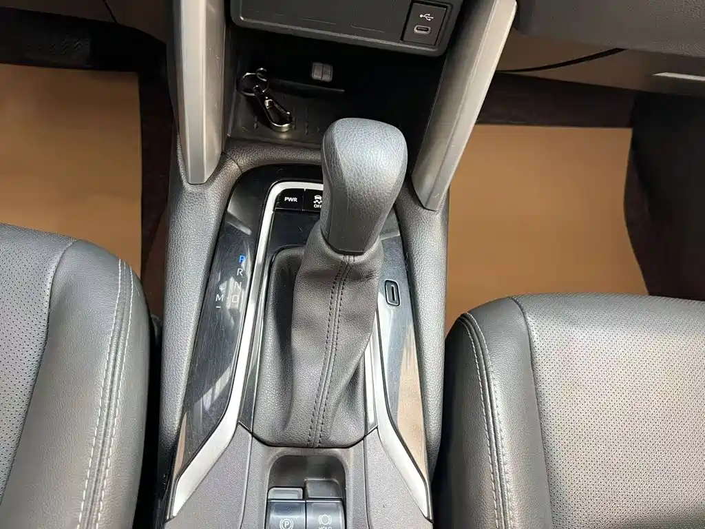 Toyota Corolla Cross — миниатюра 14
