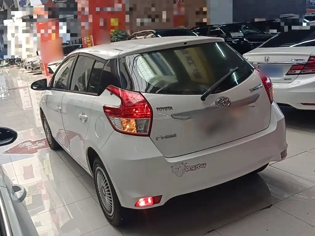 Toyota Yaris L — миниатюра 5