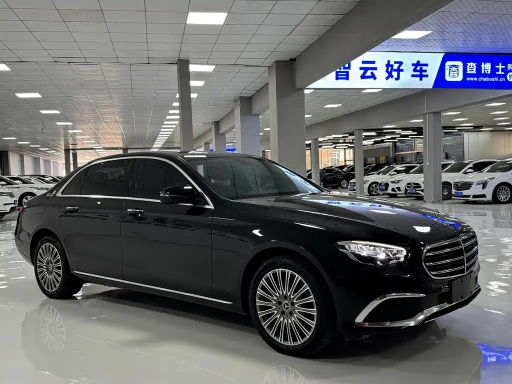 Mercedes-Benz E-Class — миниатюра 3