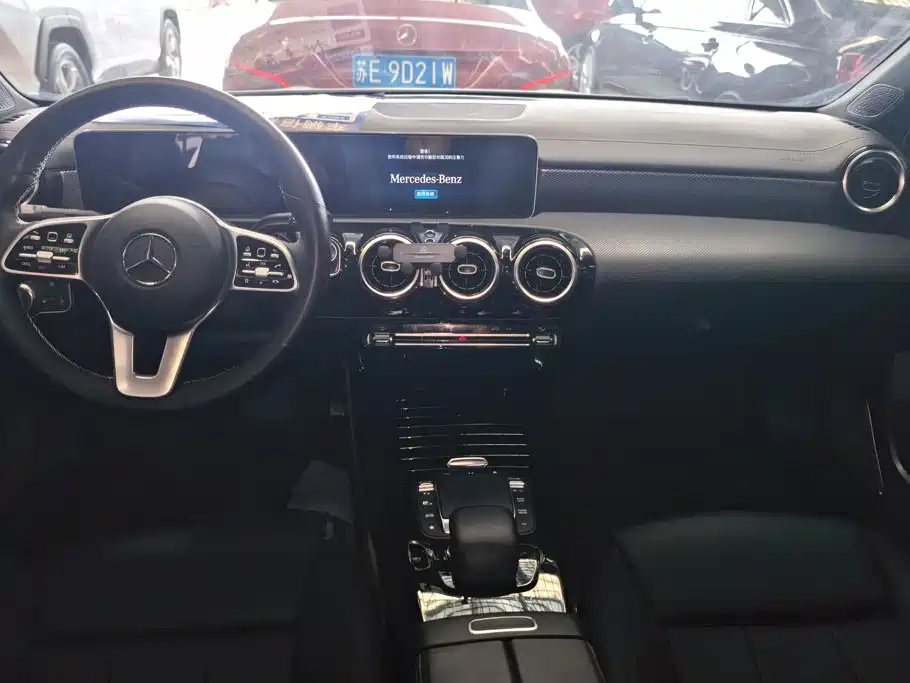 Mercedes-Benz A-Class — миниатюра 12