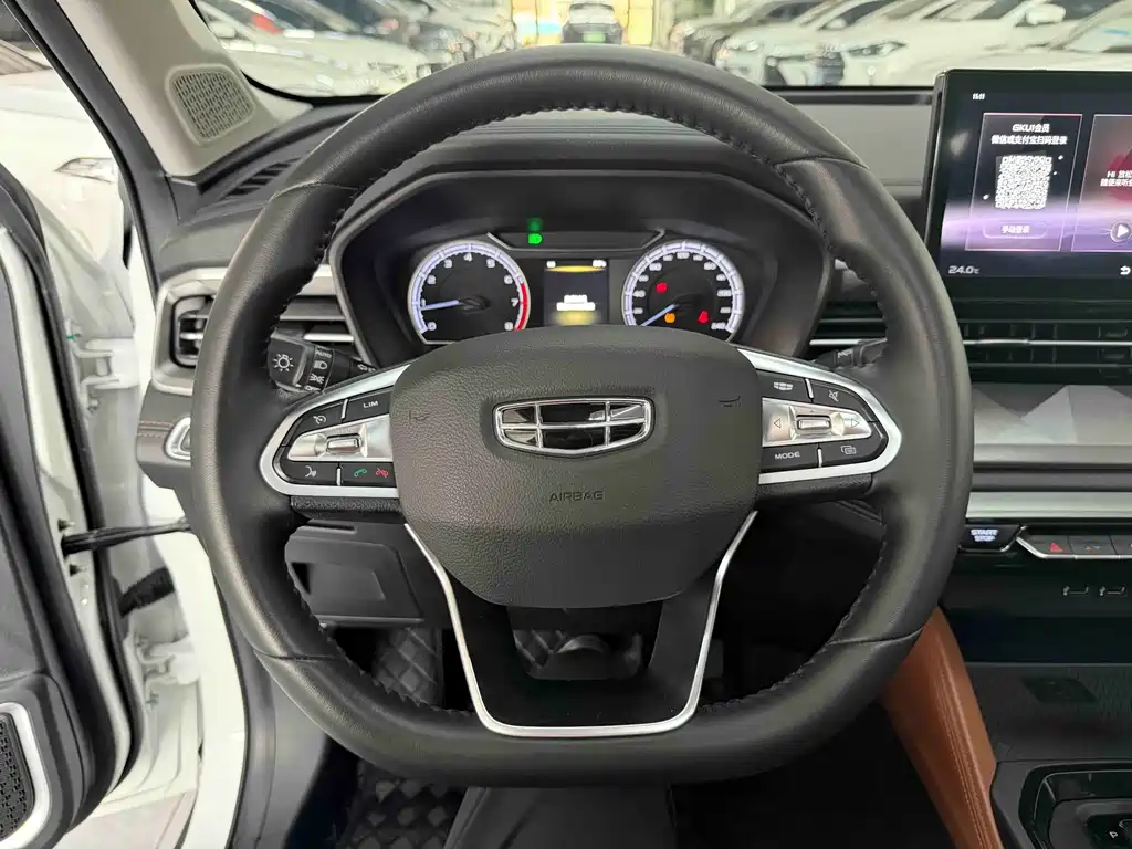 Geely Vision X6 — миниатюра 11