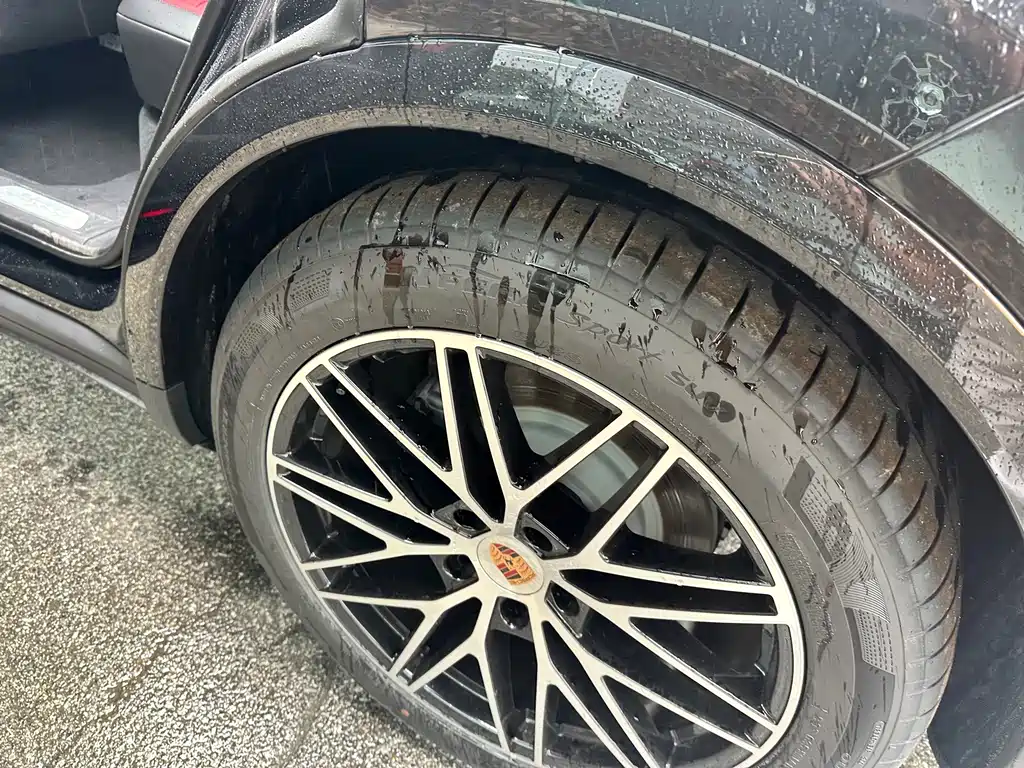 Porsche Cayenne — миниатюра 15