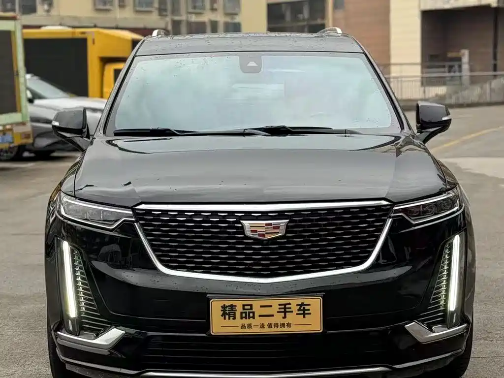 CADILLAC XT6