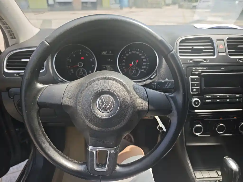 Volkswagen Golf — миниатюра 6