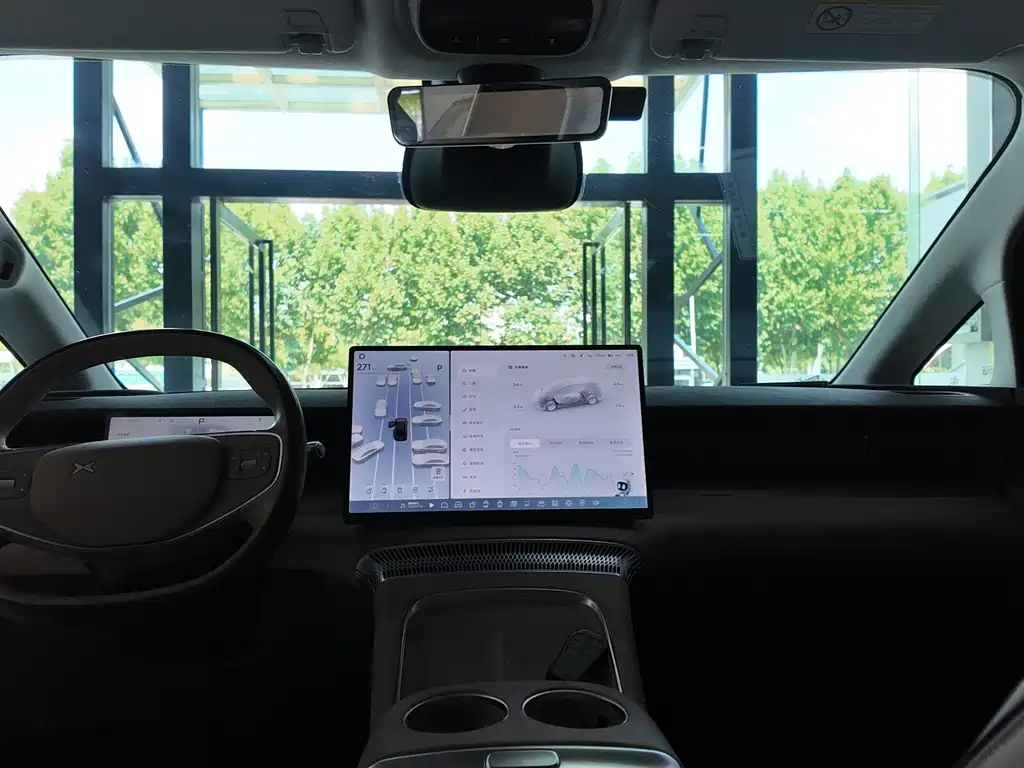 XPeng X9 — миниатюра 11