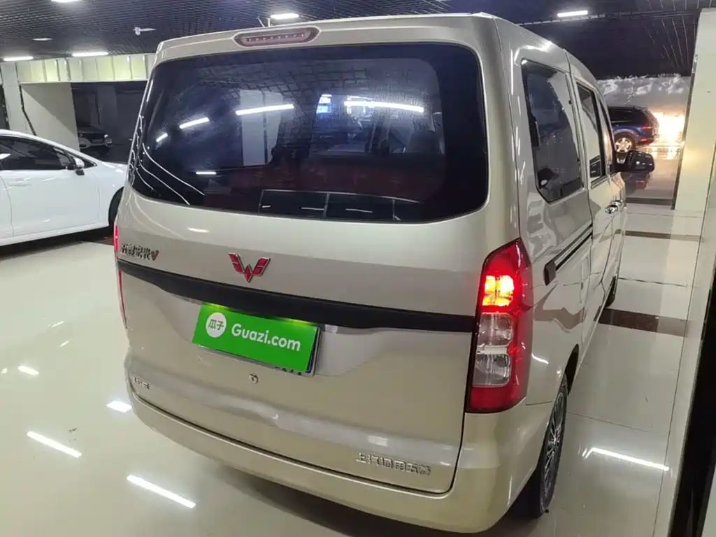 Wuling Hongguang V — миниатюра 7