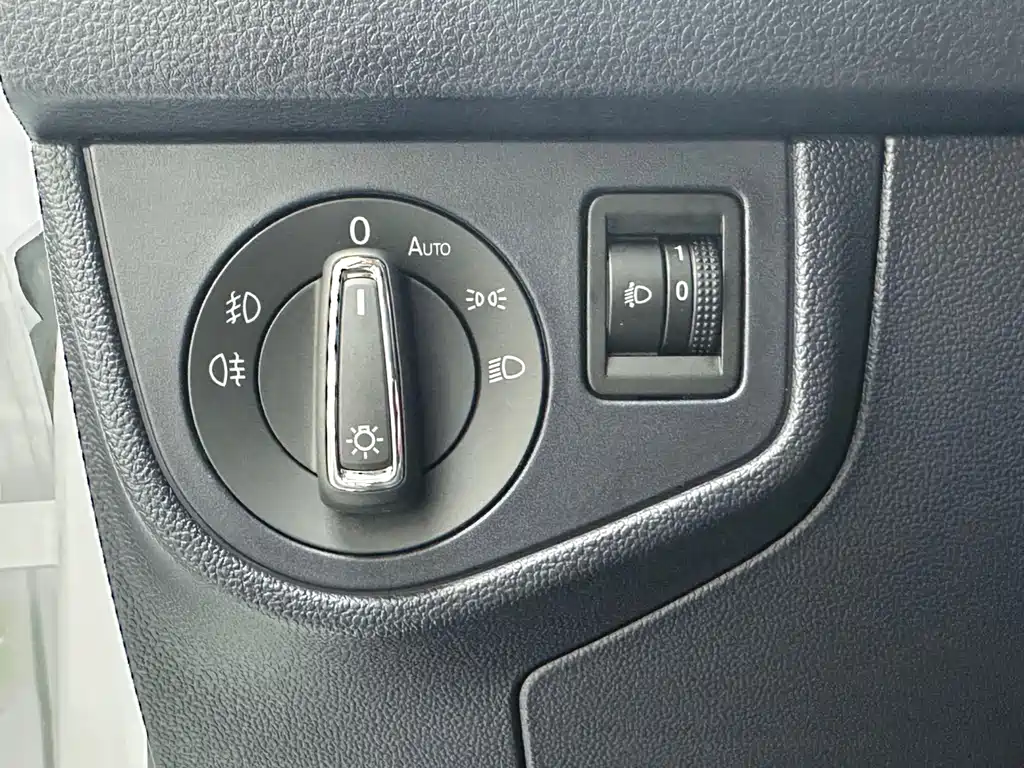 Volkswagen Lavida — миниатюра 10