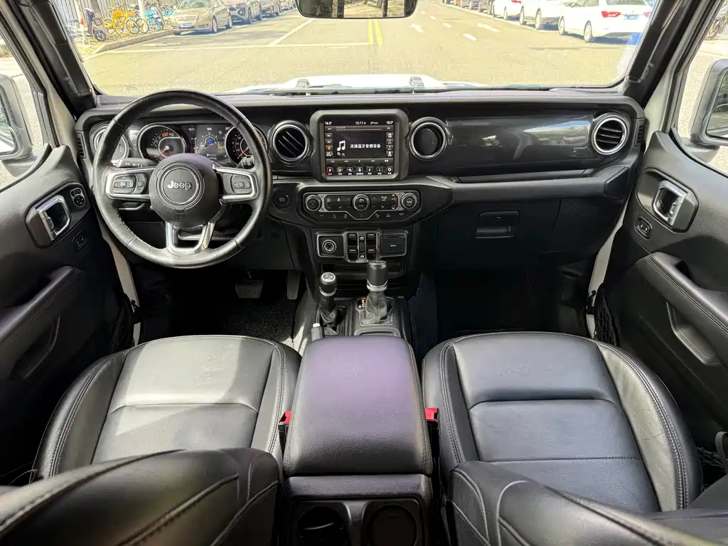Jeep Wrangler — миниатюра 12