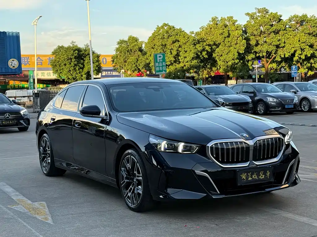 BMW  5 SERIES