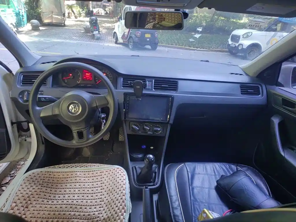 Volkswagen Santana — миниатюра 5