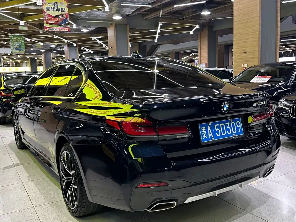 BMW 5 Series — миниатюра 7