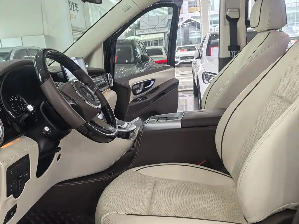 Mercedes-Benz Vito 2021 2.0T 7 мест