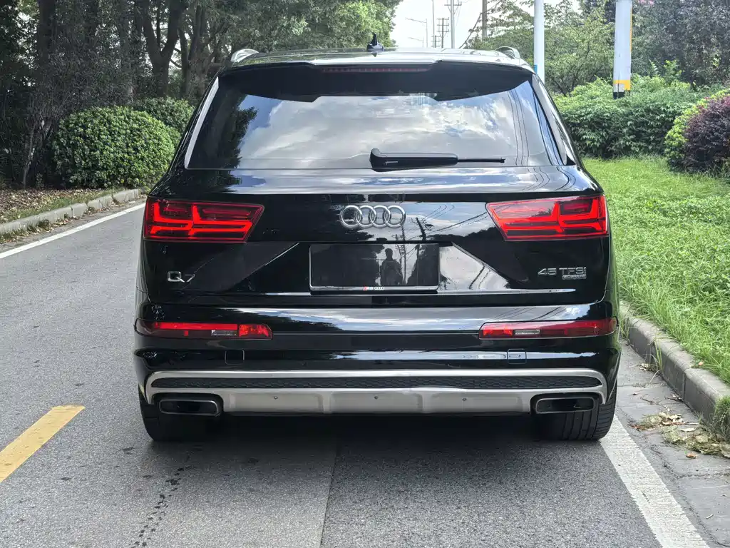 Audi Q7 — миниатюра 6