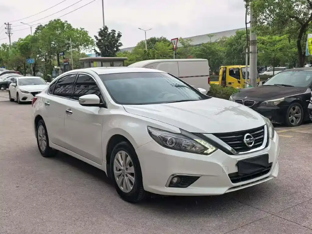 NISSAN TEANA