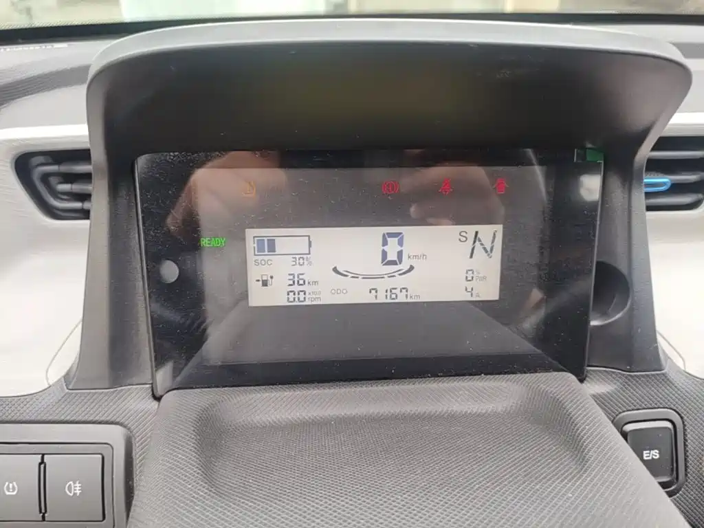 Wuling MINIEV — миниатюра 12